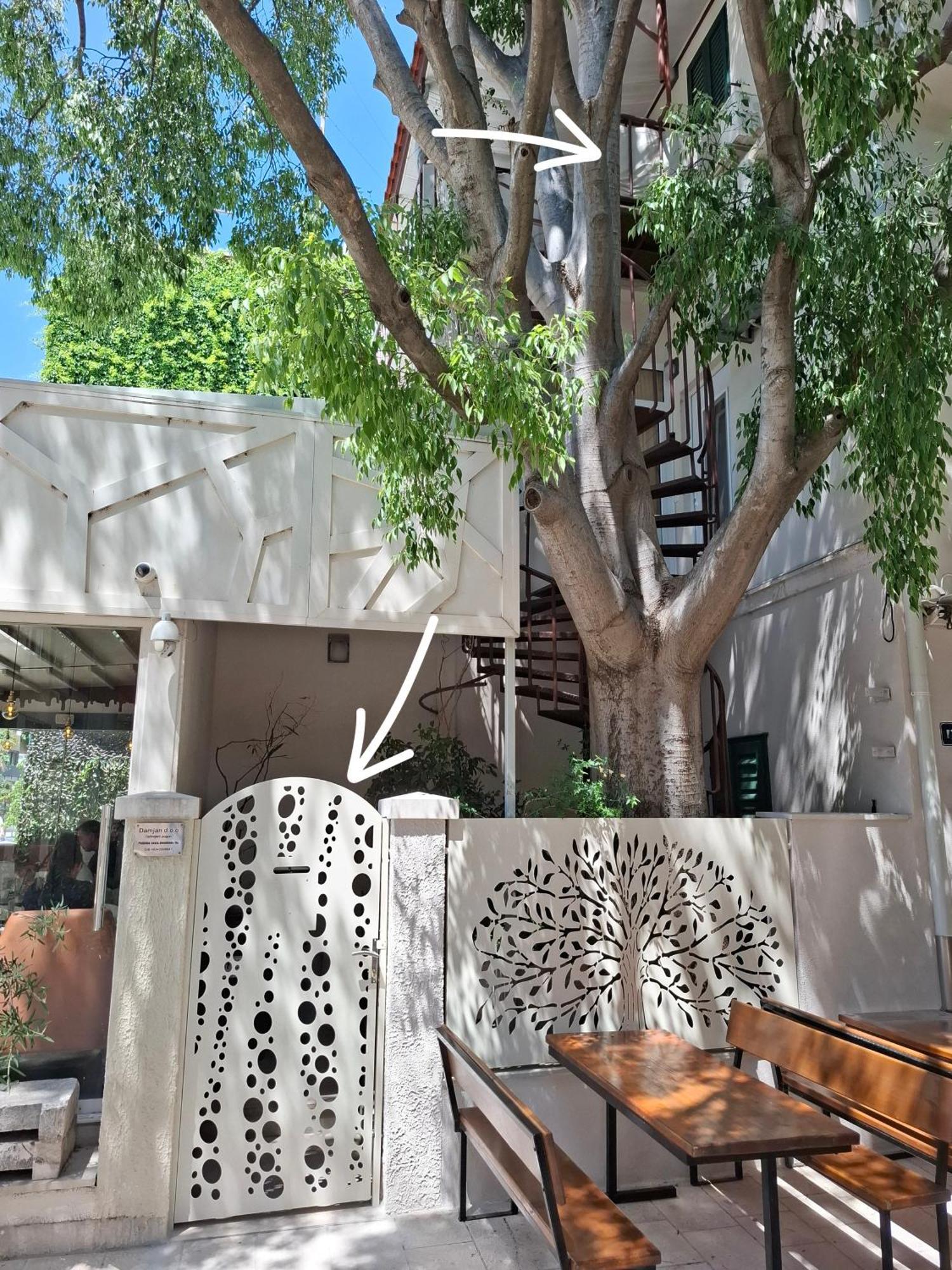 Mima'S Rooms Omis Exterior photo