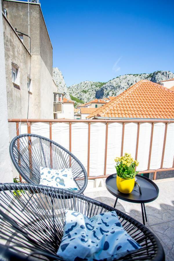 Mima'S Rooms Omis Exterior photo