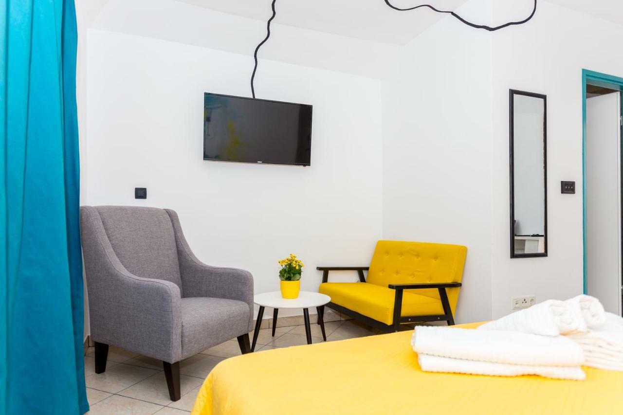 Mima'S Rooms Omis Exterior photo