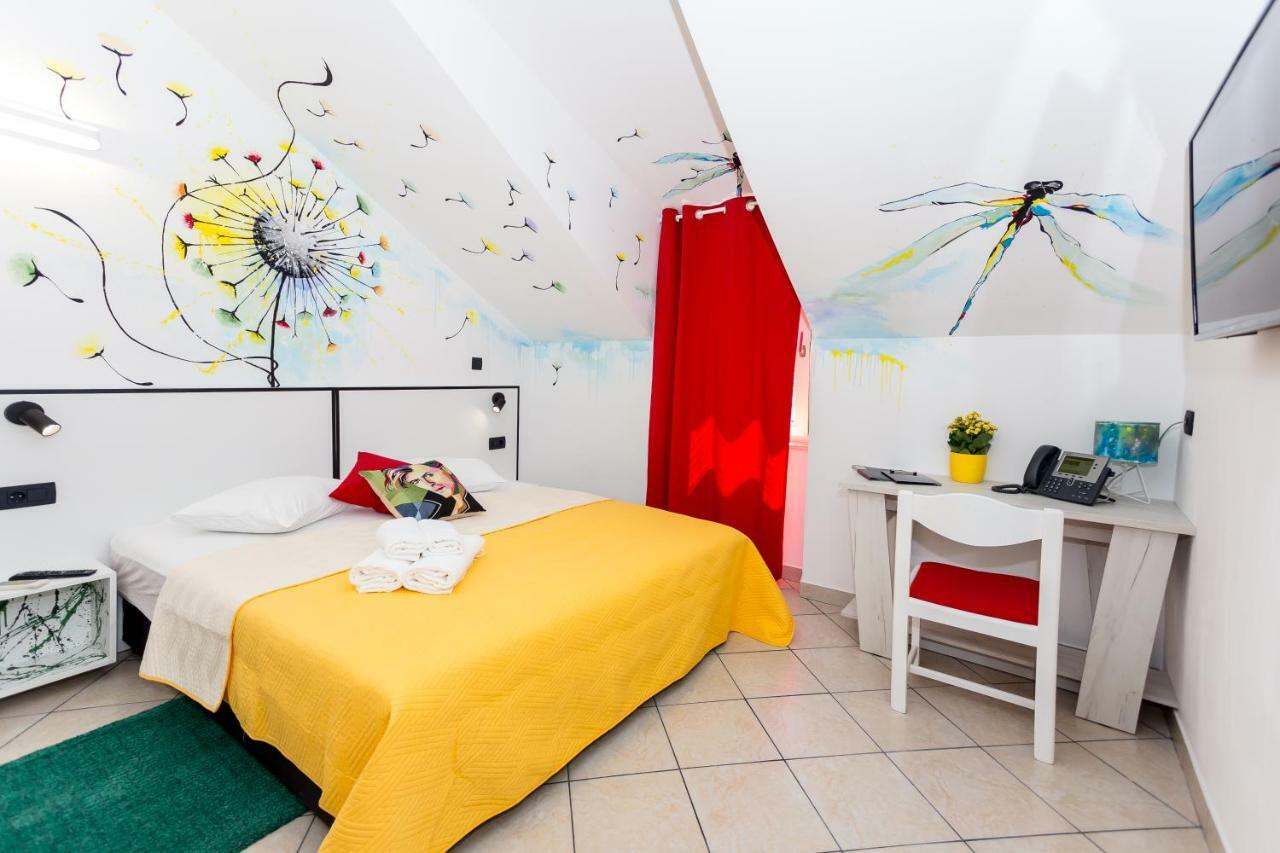 Mima'S Rooms Omis Exterior photo