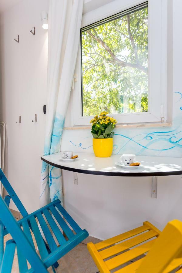 Mima'S Rooms Omis Exterior photo