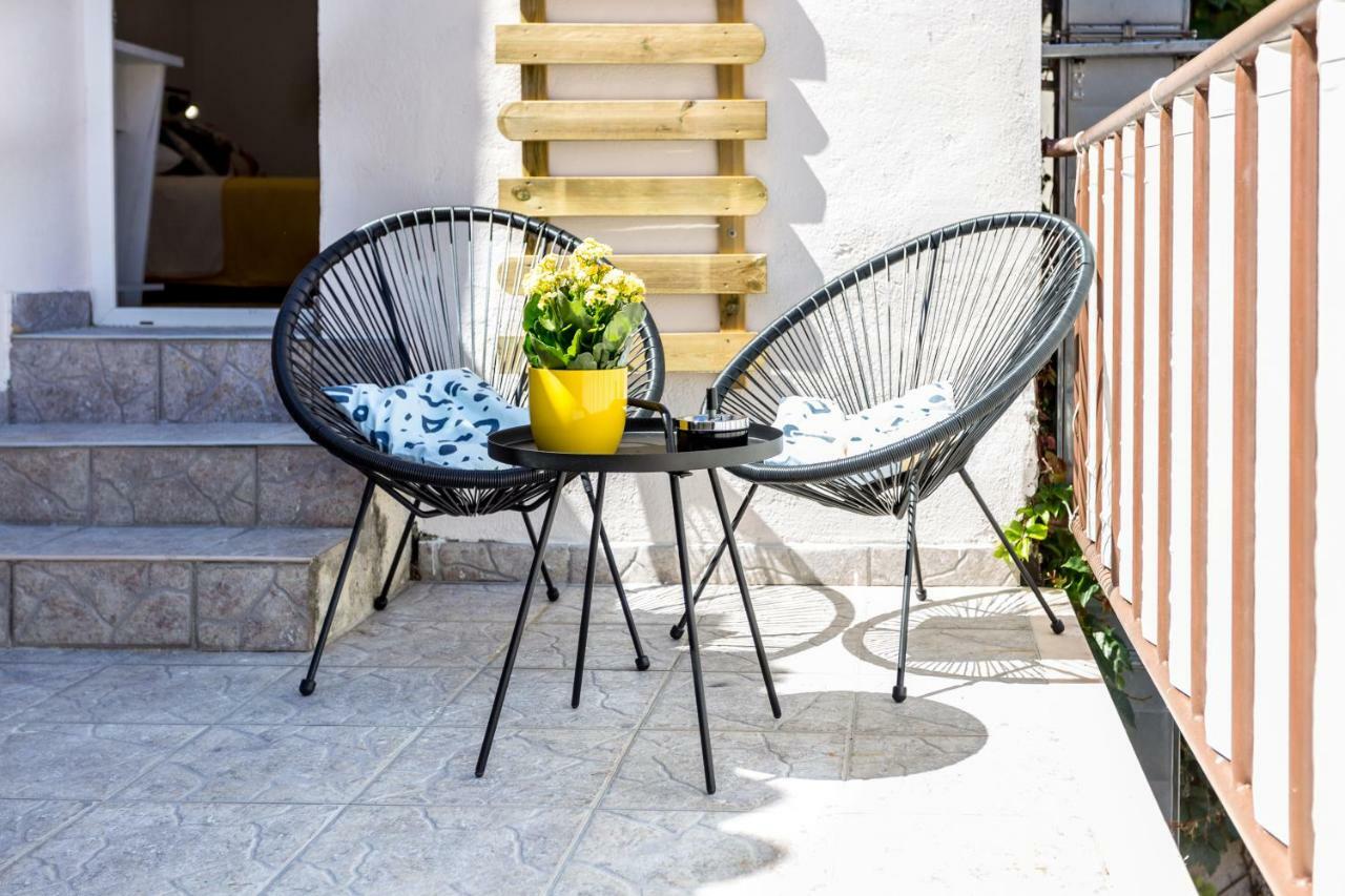 Mima'S Rooms Omis Exterior photo